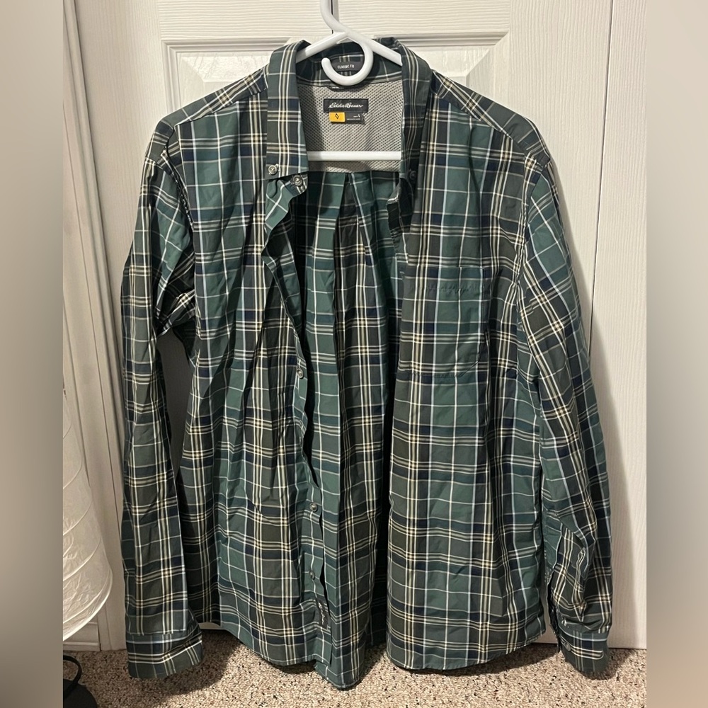 Eddie Bauer Size Large Men’s button up classic fit
